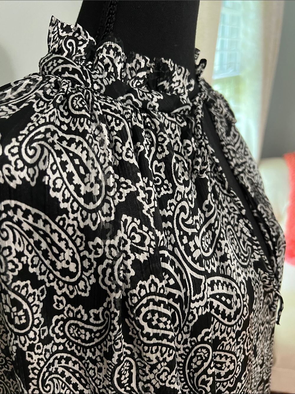 H&M Black and White Paisley Tie-Neck Blouse - Picture 3 of 8